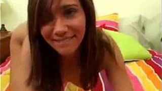 Amateur Babe Knows How to Tease - porn video