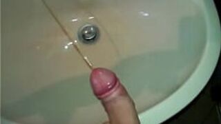 Pee in the bathroom - porn video