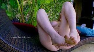 Escort with big tits in erotic feet sex - porn video