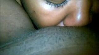 Black snatch gets licked close up - porn video